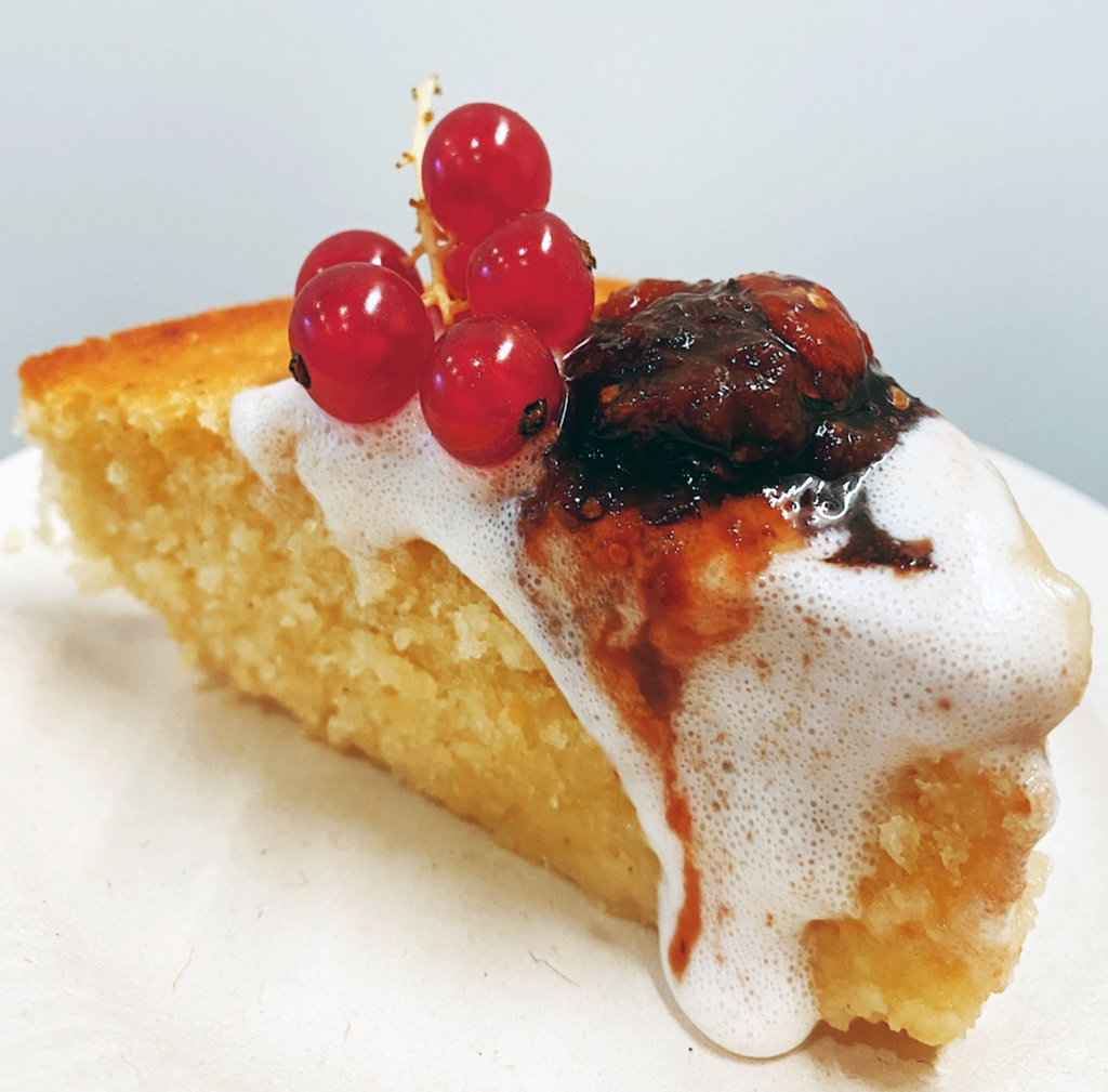 TCM Olive Oil Cake with Currant Compote for Reduce Dampness | 黑醋栗蜜饯橄榄油蛋糕
