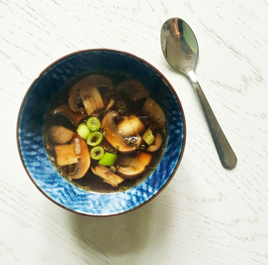 Simple and Nourishing Mushroom Broth | 蘑菇汤